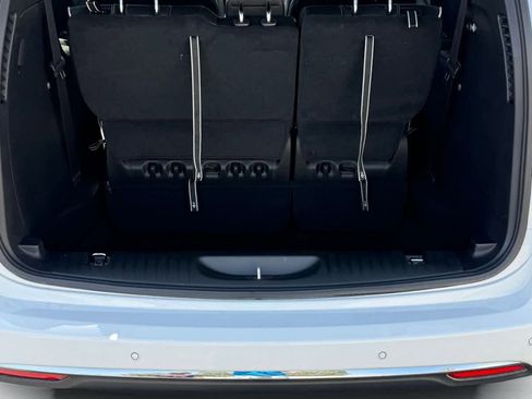 New 2026 Chrysler Pacifica Limited AWD/4WD image 4