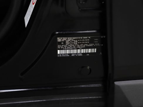 Used 2016 Toyota RAV4 Limited image 24