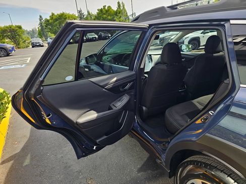 Used 2024 Subaru Outback Premium AWD/4WD image 15