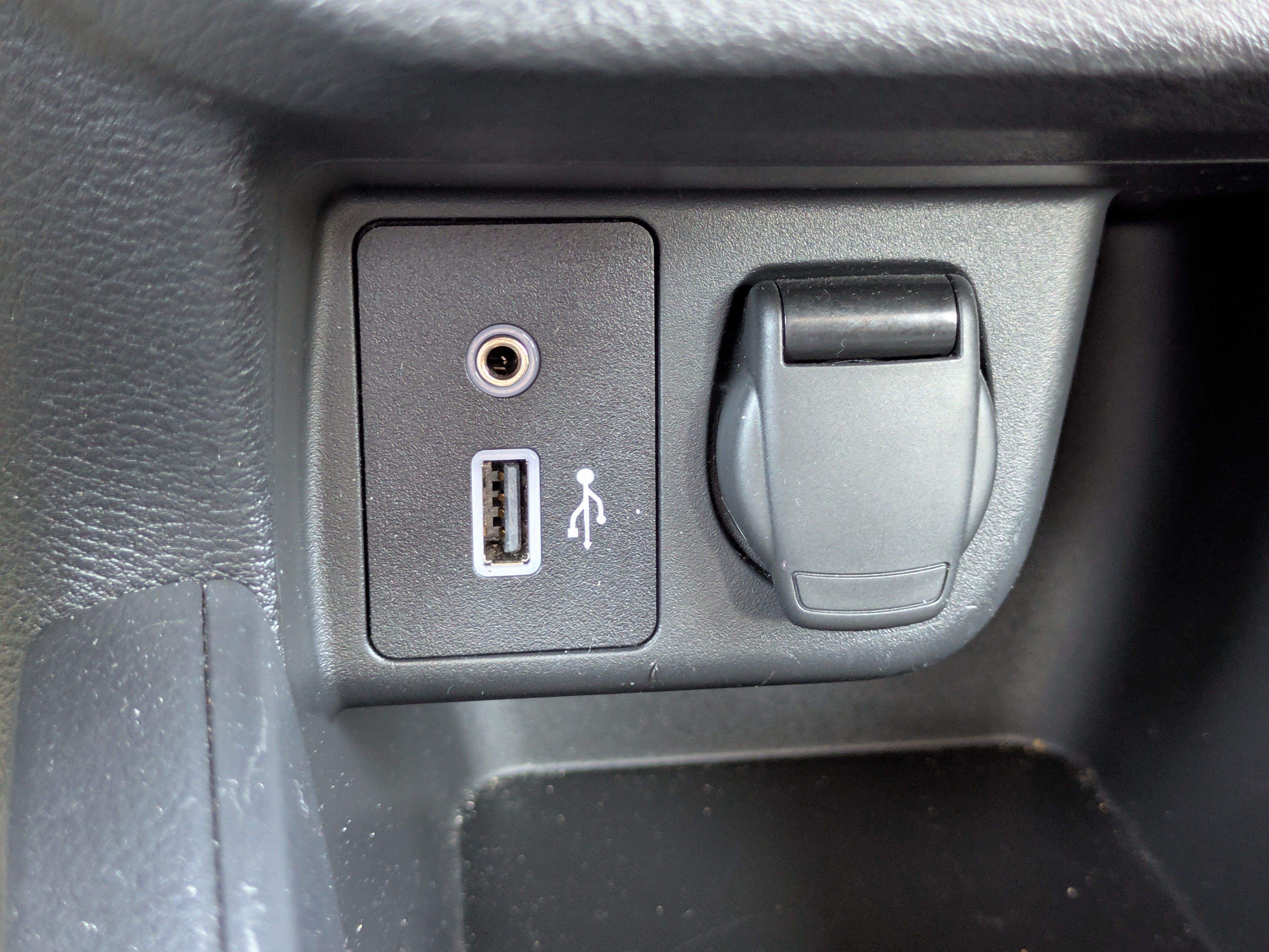 Used 2025 Nissan Versa S w/ Trunk Package FWD image 23