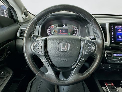 Used 2018 Honda Pilot Touring image 11