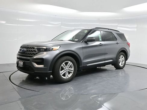 Used 2022 Ford Explorer XLT image 66