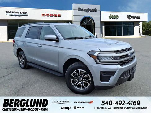 Used 2024 Ford Expedition XLT image 1