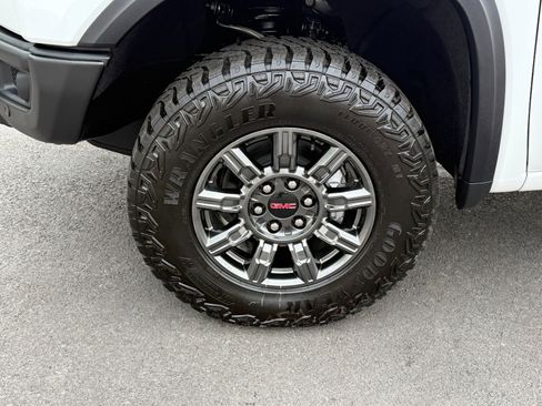 New 2026 GMC Sierra 1500 AT4X image 9