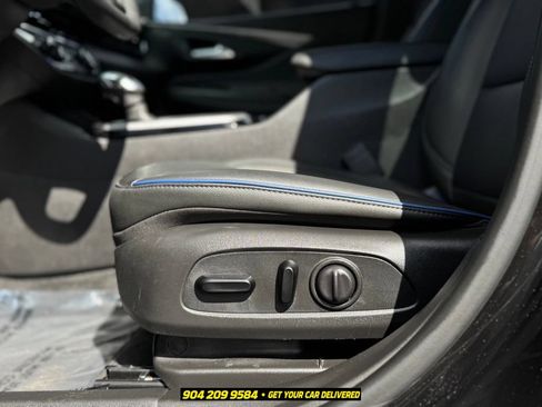 Used 2024 Buick Envista Sport Touring w/ Convenience I Package FWD image 16