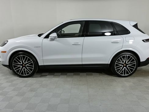 New 2026 Porsche Cayenne E-Hybrid image 2