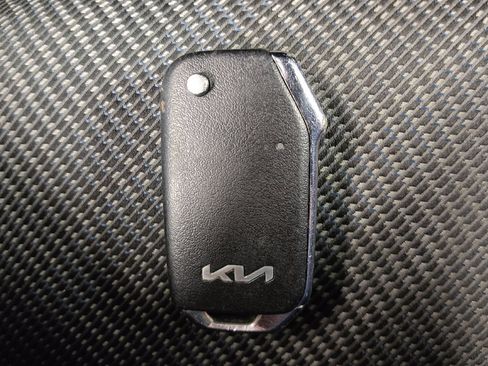 Used 2023 Kia Seltos LX AWD/4WD image 32