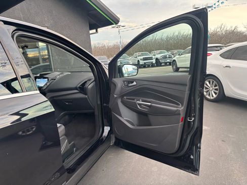 Used 2019 Ford Escape SE image 13
