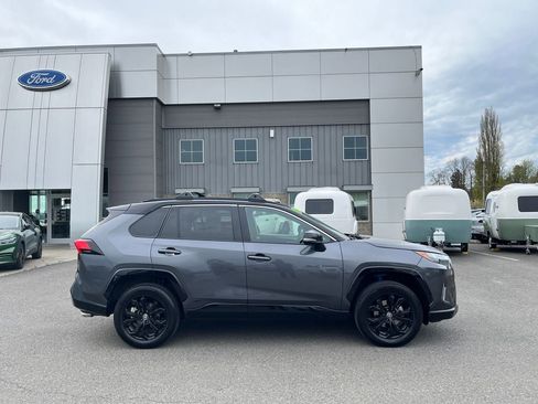Used 2023 Toyota RAV4 XSE AWD/4WD image 11