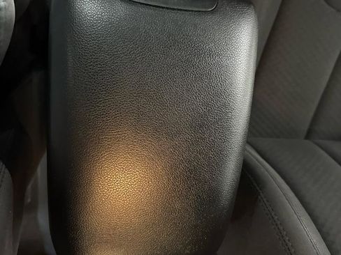 Used 2018 Jeep Wrangler Unlimited Sport w/ Connectivity Group image 19