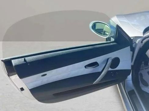 Used 2005 BMW Z4 2.5i image 22