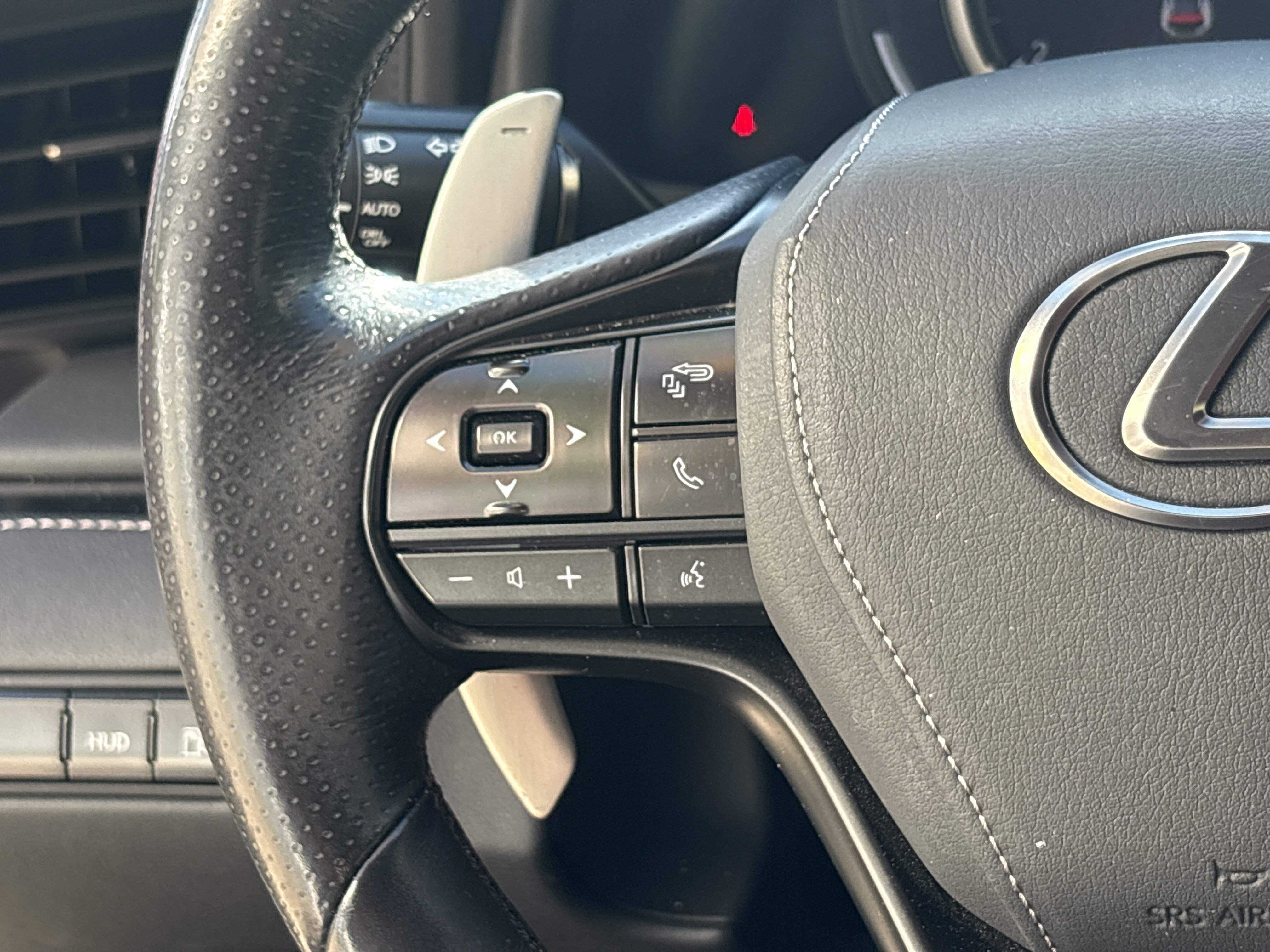 Used 2018 Lexus LC 500 Coupe w/ Performance Package RWD image 19