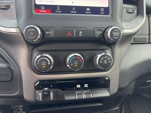 Used 2024 RAM 3500 Big Horn AWD/4WD image 24