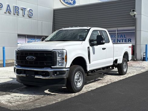New 2026 Ford F250 XL w/ FX4 Off-Road Package AWD/4WD image 7
