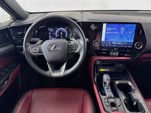 Used 2025 Lexus NX 350h AWD image 29
