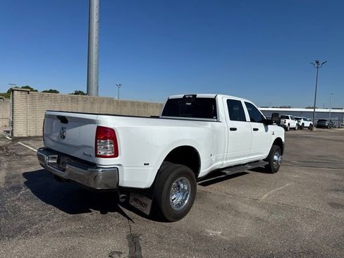 Used 2024 RAM 3500 Tradesman w/ Chrome Appearance Group AWD/4WD image 7