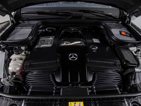 Used 2025 Mercedes-Benz GLS 580 4MATIC image 49