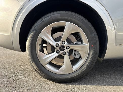 New 2026 Genesis GV70 2.5T Select image 17