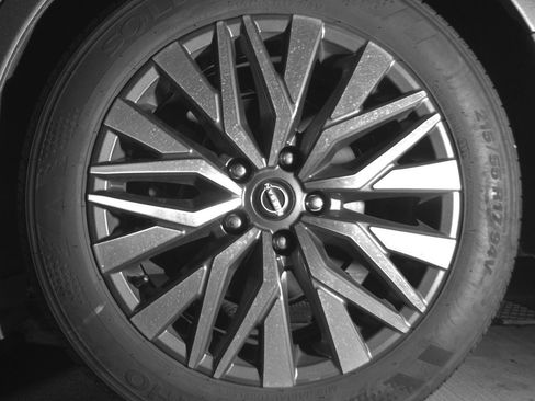 Used 2025 Nissan Altima 2.5 SV FWD image 14
