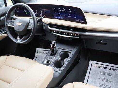 Certified 2025 Cadillac XT4 Premium Luxury FWD image 2