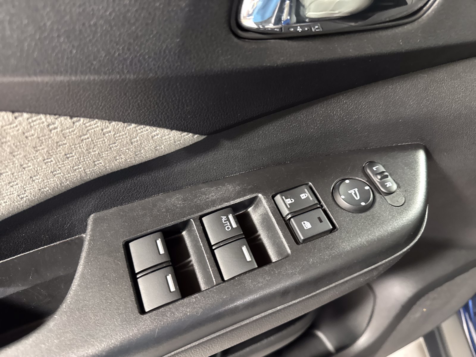 Used 2015 Honda CR-V EX image 12
