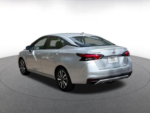 Used 2025 Nissan Versa SV image 11