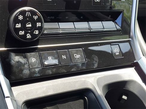 New 2025 Nissan Armada SL w/ Captain's Chari Seat Package image 18