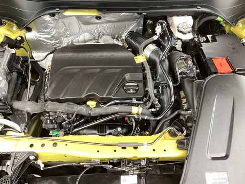 Used 2024 Chevrolet Trax ACTIV w/ Sunroof Package image 35