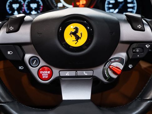 Certified 2020 Ferrari Portofino RWD image 31