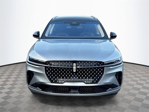 Used 2024 Lincoln Nautilus Reserve image 2