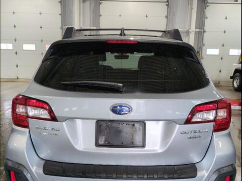 Used 2019 Subaru Outback 3.6R Limited image 3