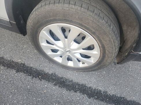 Used 2015 Nissan Rogue S image 10