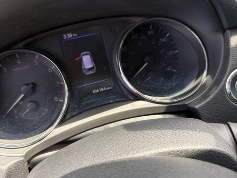 Used 2018 Nissan Rogue SL FWD image 6