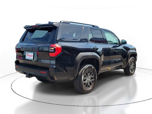 Used 2025 Toyota 4Runner SR5 AWD/4WD image 4