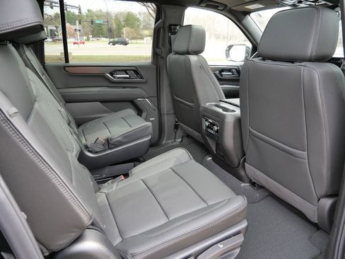 New 2026 GMC Yukon XL Denali w/ Sun & Power Step Package AWD/4WD image 28