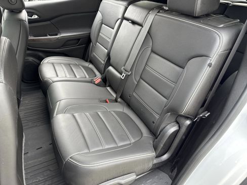 Used 2021 GMC Acadia Denali w/ Denali Technology Package image 21