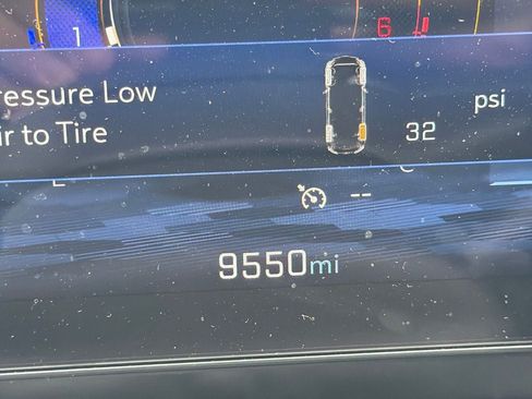 Used 2026 Chevrolet Equinox LT FWD image 9