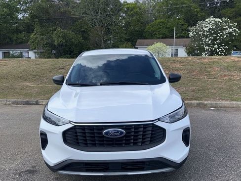 Used 2023 Ford Escape Active w/ Tech Pack #1 FWD image 2