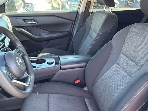 Used 2024 Nissan Rogue SV AWD/4WD image 17