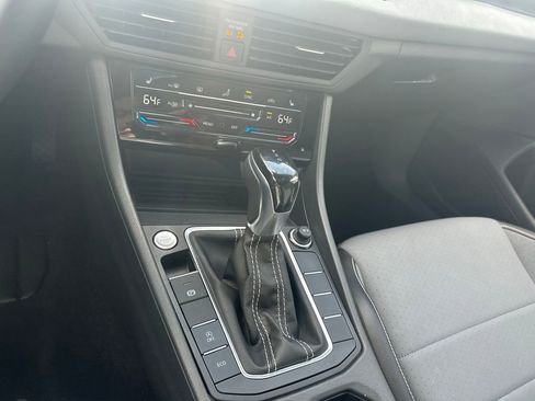 Used 2025 Volkswagen Jetta SE w/ Sunroof Package image 54