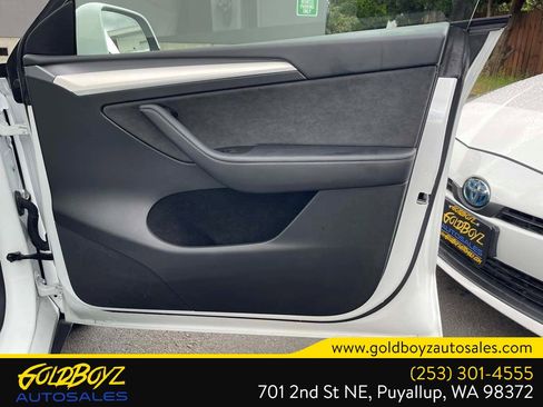 Used 2023 Tesla Model Y Long Range AWD/4WD image 28