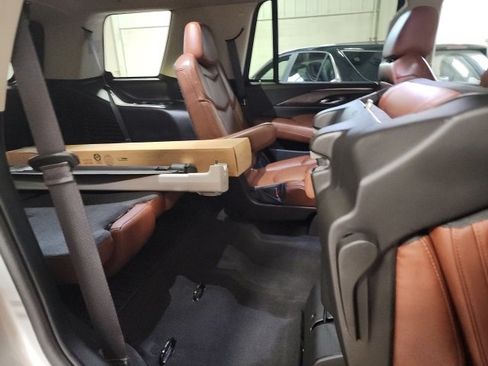 Used 2018 Cadillac Escalade Premium Luxury w/ LPO, Radiant Package image 18