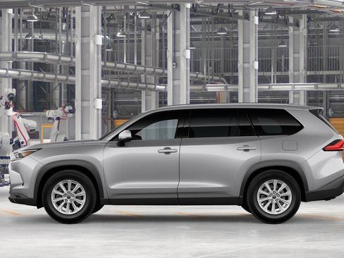 New 2026 Toyota Grand Highlander XLE FWD image 4