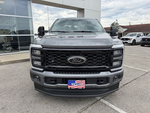 Used 2025 Ford F350 Lariat w/ Lariat Ultimate Package AWD/4WD image 9