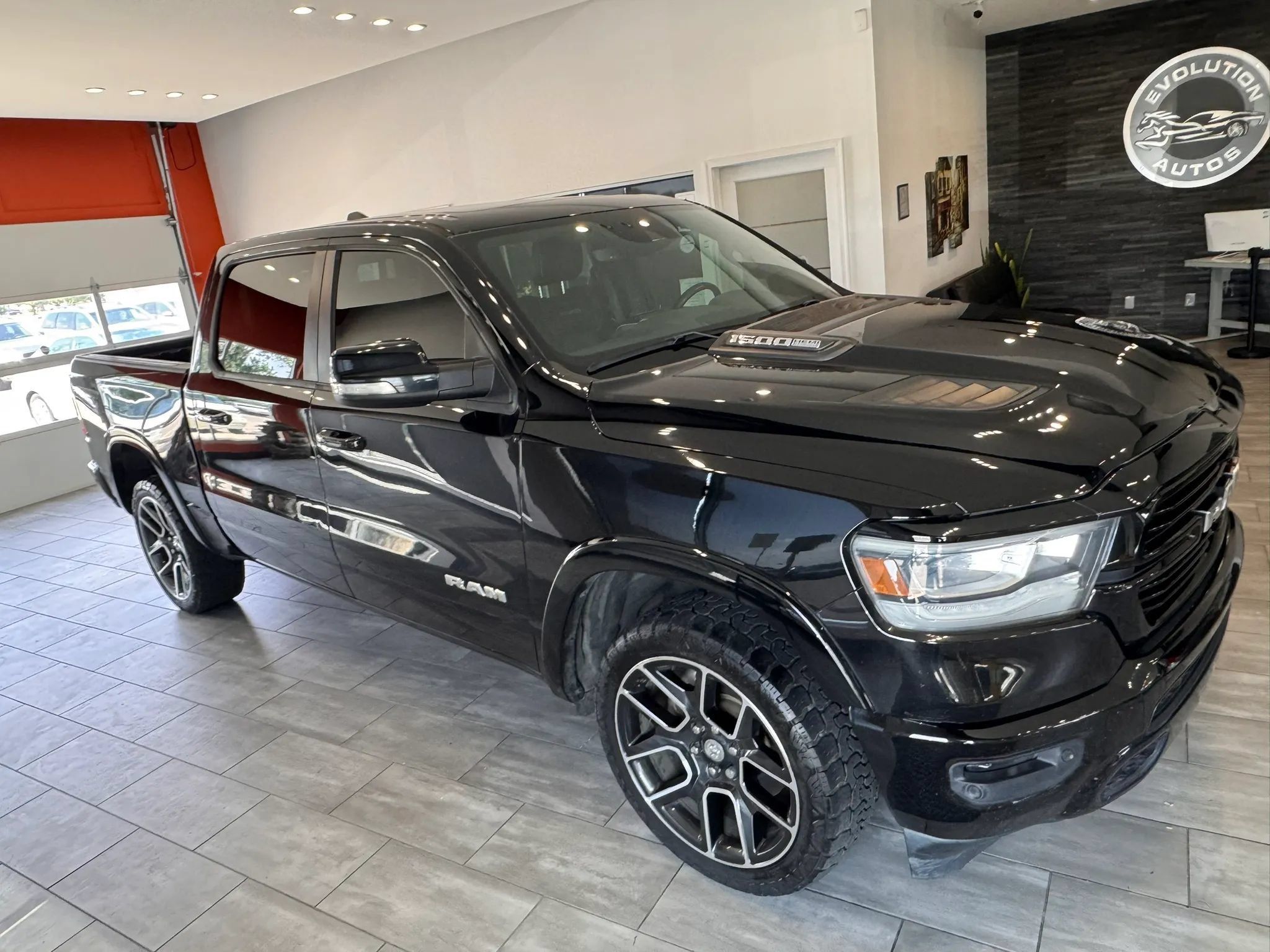 Used 2021 RAM 1500 Laramie AWD/4WD image 4