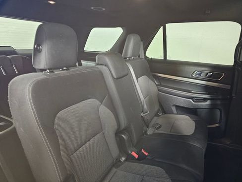 Used 2019 Ford Explorer XLT w/ Equipment Group 201A AWD/4WD image 13
