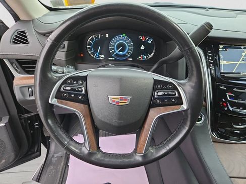 Used 2020 Cadillac Escalade Premium Luxury image 14