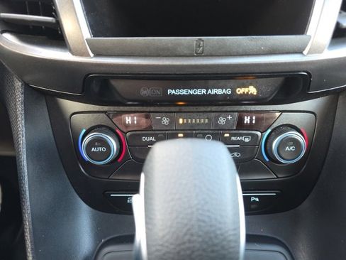 Used 2020 Ford Transit Connect XLT image 21