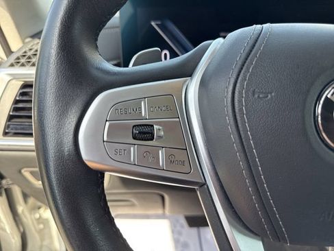 Used 2025 BMW X7 xDrive40i w/ Premium Package AWD/4WD image 21