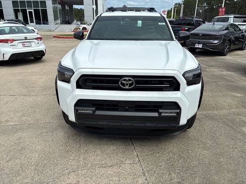 New 2026 Toyota 4Runner SR5 AWD/4WD image 10